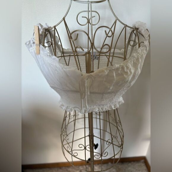 Princess Polly white smocked crop top with ruffle detail size 6 - Picture 9 of 11